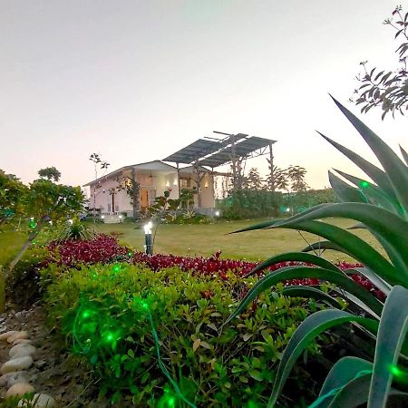Shaw Estate-Farm House For A Small Parties-Jp Farm Grander Noida Exterior foto