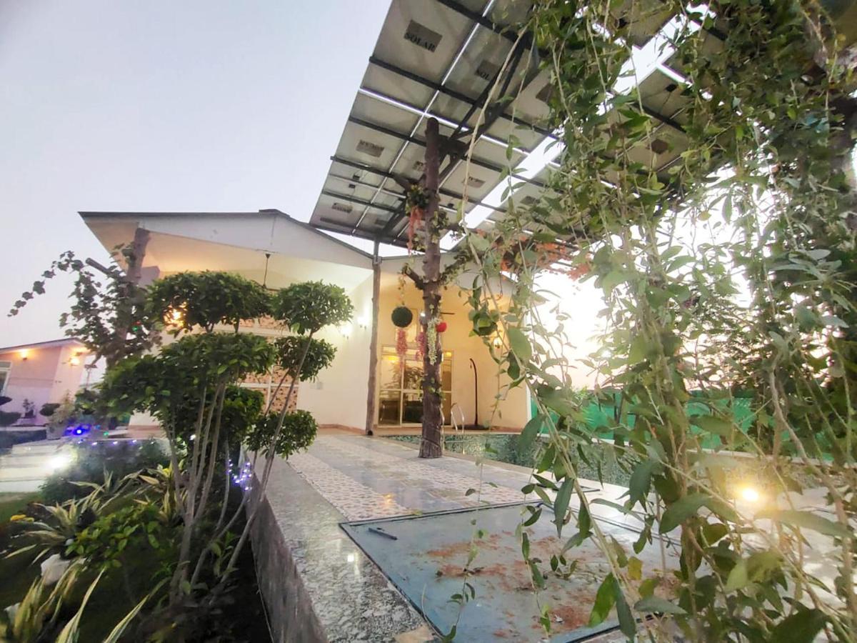Shaw Estate-Farm House For A Small Parties-Jp Farm Grander Noida Exterior foto