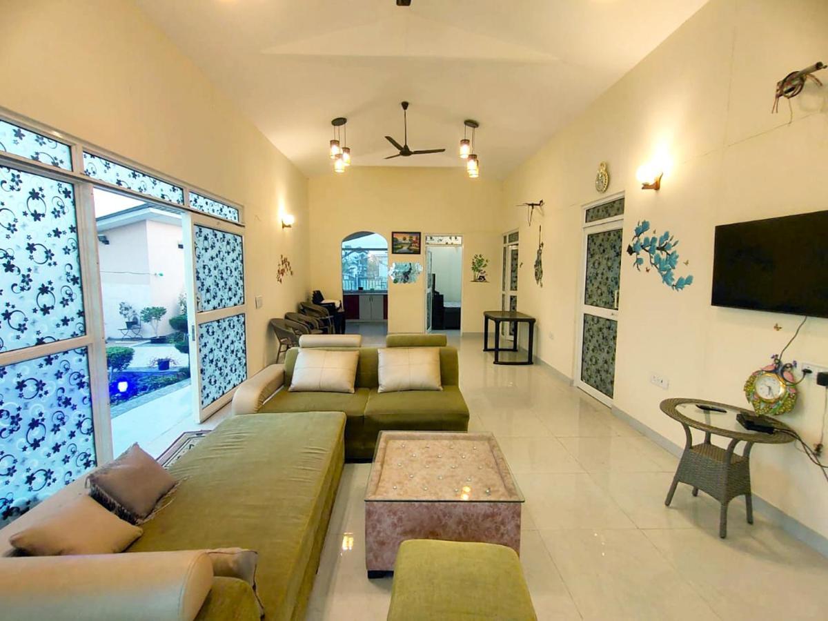 Shaw Estate-Farm House For A Small Parties-Jp Farm Grander Noida Exterior foto