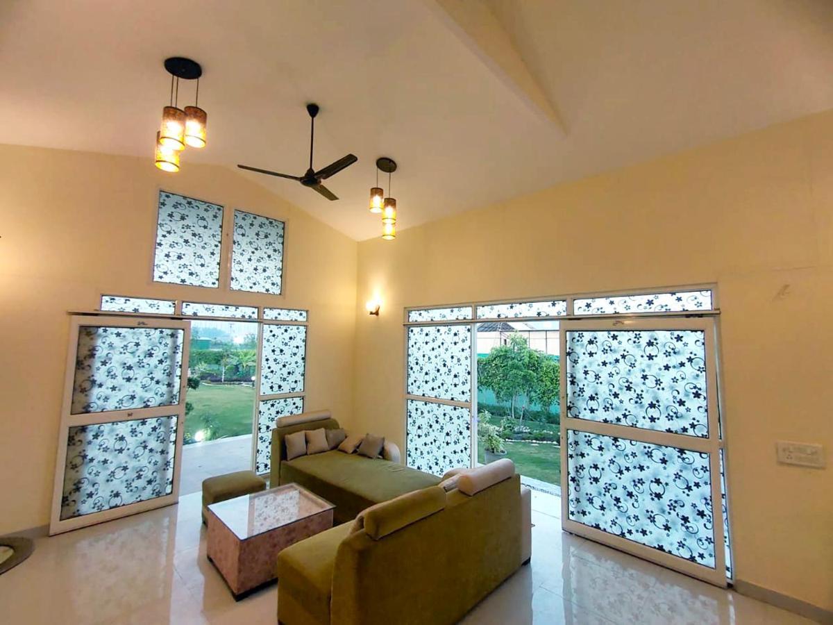 Shaw Estate-Farm House For A Small Parties-Jp Farm Grander Noida Exterior foto