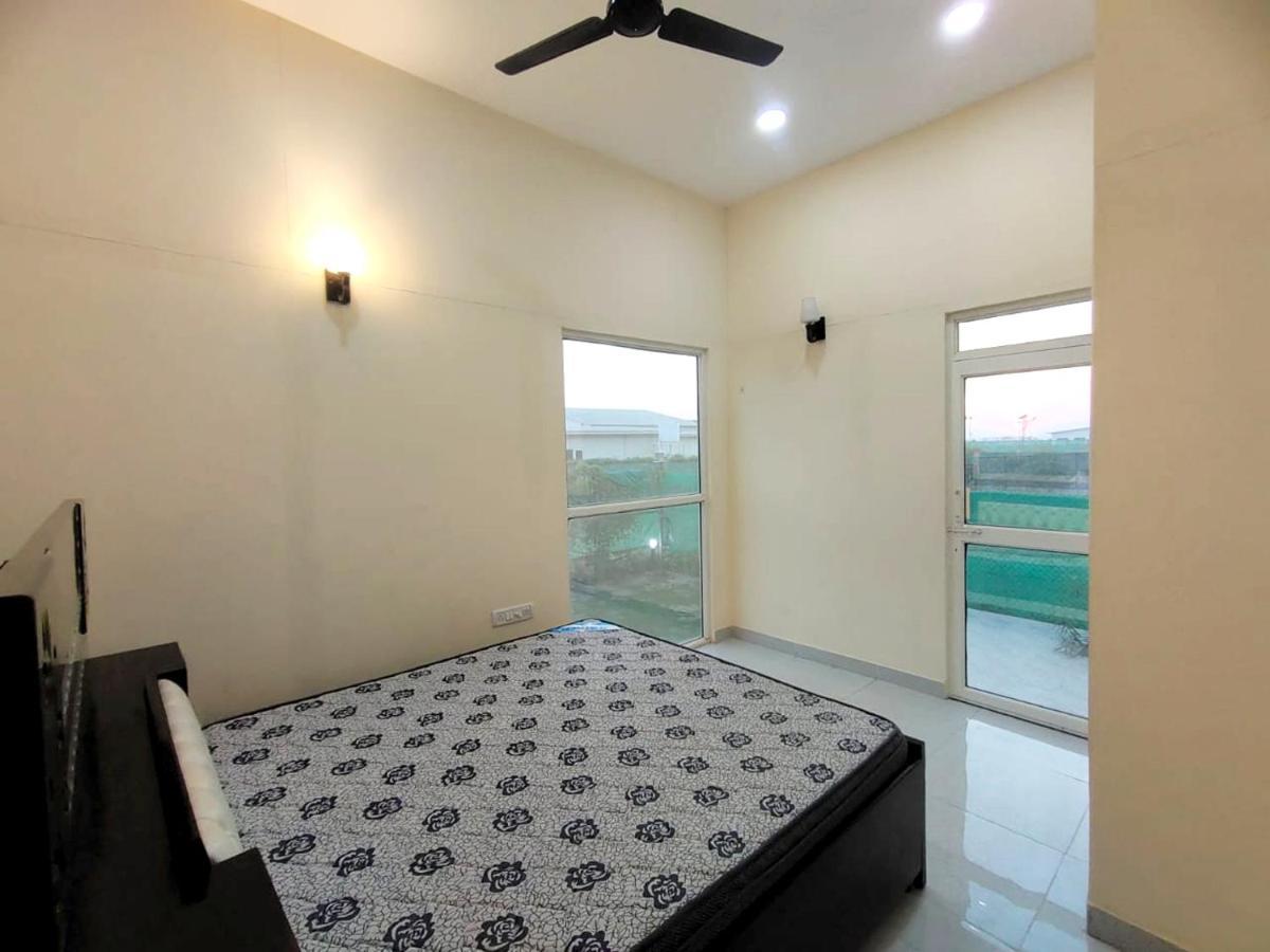 Shaw Estate-Farm House For A Small Parties-Jp Farm Grander Noida Exterior foto