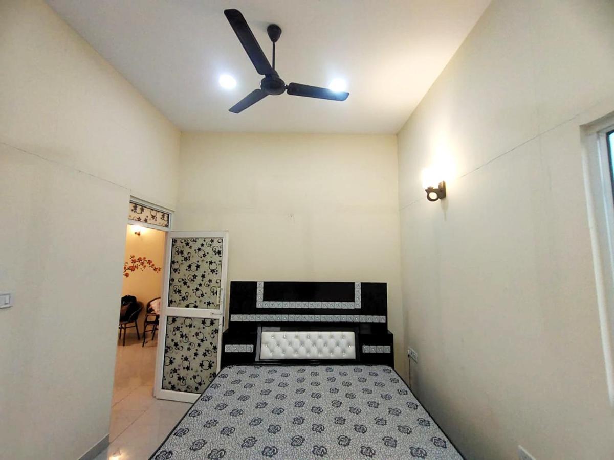 Shaw Estate-Farm House For A Small Parties-Jp Farm Grander Noida Exterior foto